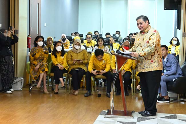 Airlangga Minta Kader Muda Golkar Siap Hadapi Perubahan Iklim