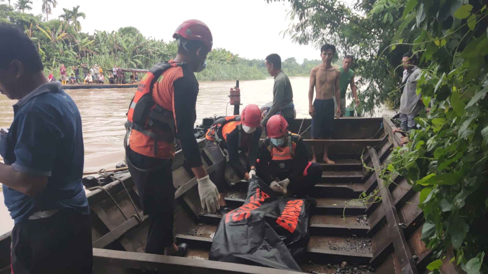  Jemput Istri Seberangi Sungai Komering, Petani di OKU Timur Tenggelam, Ditemukan Tim SAR Mengapung