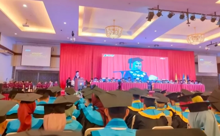 Universitas Bina Darma Palembang Wisuda 247 Mahasiswa S1 dan S2, Ada yang Berasal dari Amerika Serikat