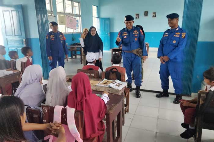 Sambangi SDN Filial 65 Pulau Kemaro, Satpolairud Polrestabes Palembang Sosialisasi Antitawuran