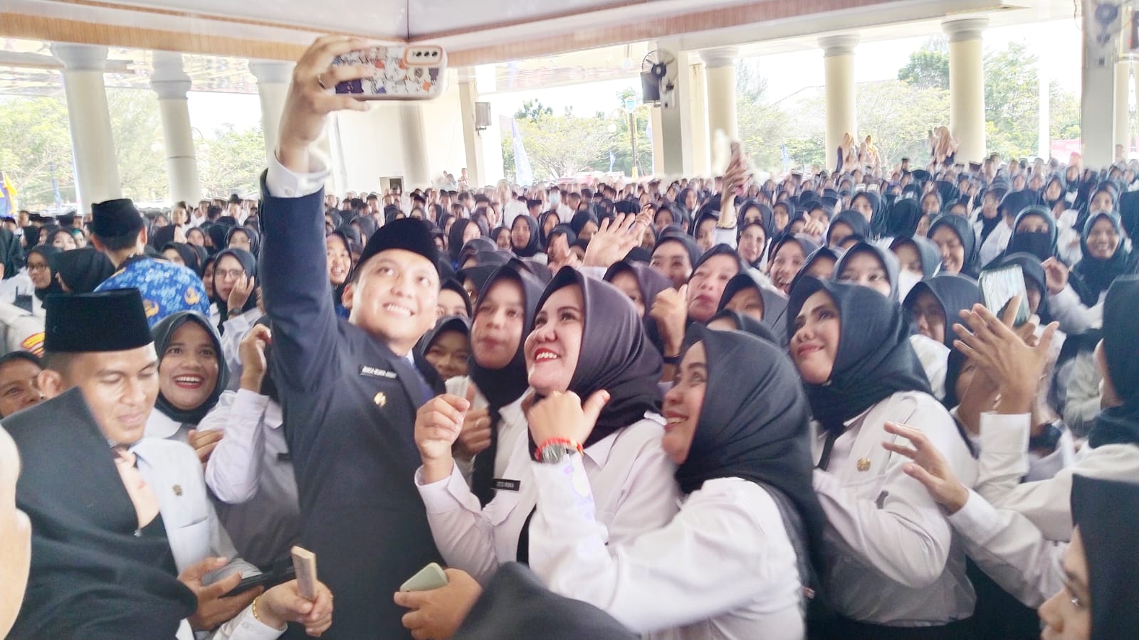 Bupati Ogan Ilir Ambil Sumpah Jabatan 1.119 PPPK Formasi 2022 dan Pejabat Fungsional Guru