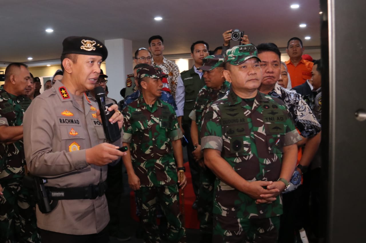 Jenderal Dudung Cek Pasukan, Kapolda Sumsel Beberkan Upaya Antisipasi dan Penanggulangan Karhutla
