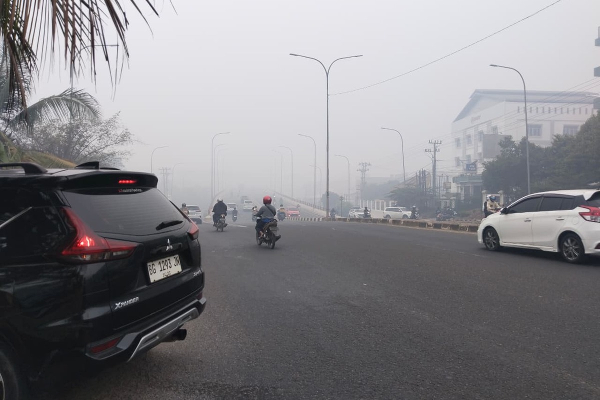 Kabut Asap Terparah Selimuti Udara Palembang, Jarak Pandang 100 Meter