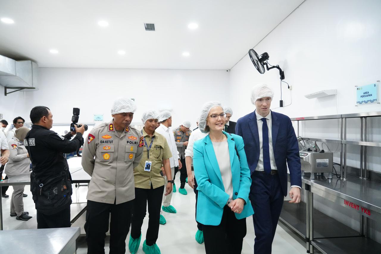 Dapur MBG Polri Jadi Percontohan Global, Delegasi Prancis Tinjau SPPG Pejaten