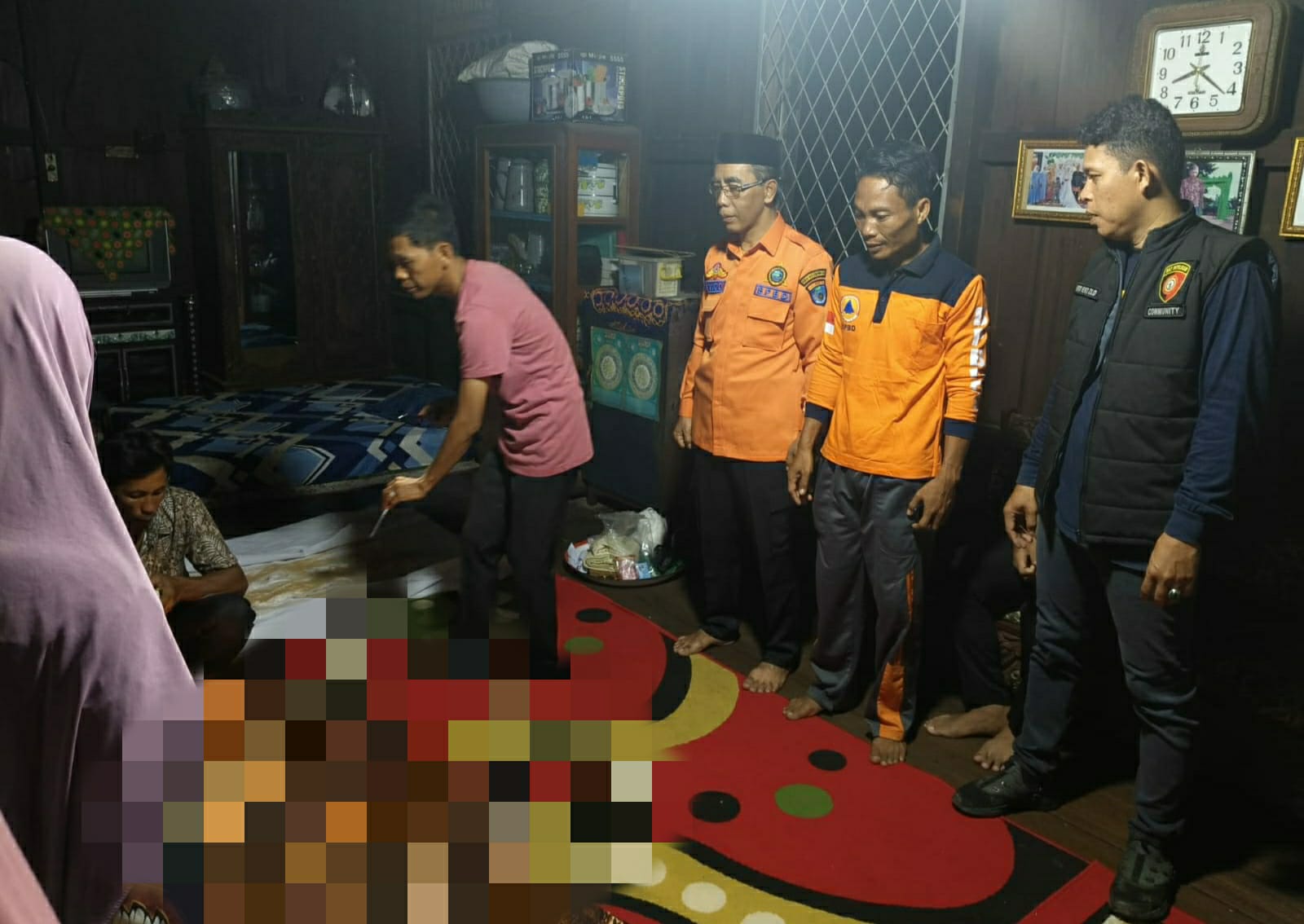 Polsek Rantau Alai Bantu Evakuasi Korban Tenggelam, yang Ditemukan di Aliran Sungai Lubuk Segonang Ogan Ilir