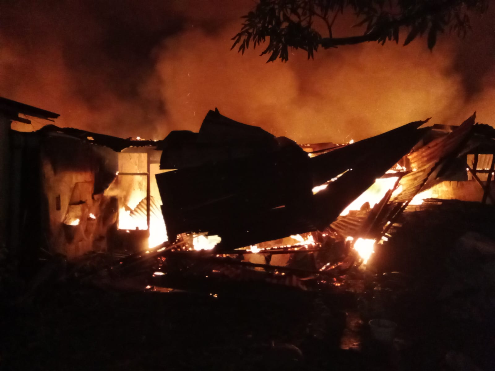 Diamuk Massa dan Dituduh Maling Motor saat Kebakaran di Asrama Sekojo, Warga Ini Sewa Pengacara 