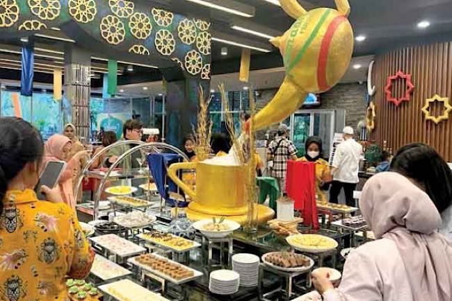 Novotel Palembang Hotel & Residence Sajikan Seafood Tumpah Setiap Hari dan Promo Ramadan Makan Sepuasnya 