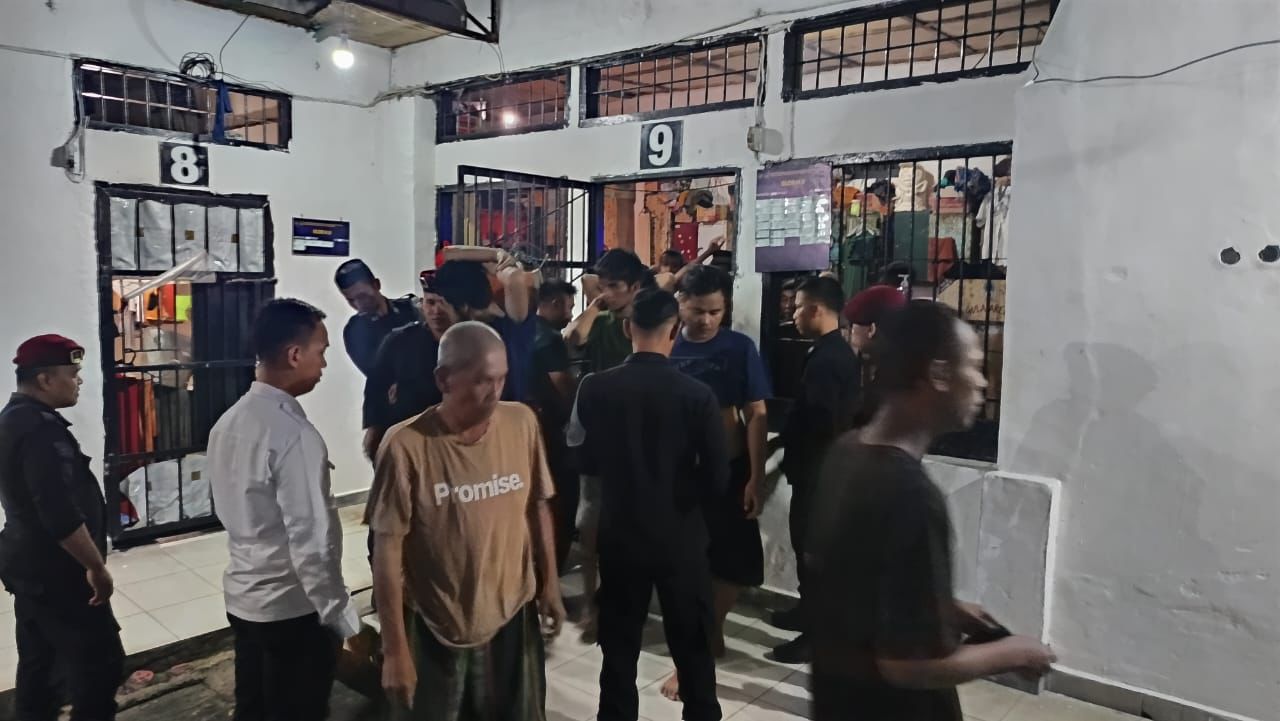 Lapas Tanjung Raja Gelar Razia Dadakan dan Acak, Dukung Komitmen Bersama Ditjenpas & Program Akselerasi Imipas