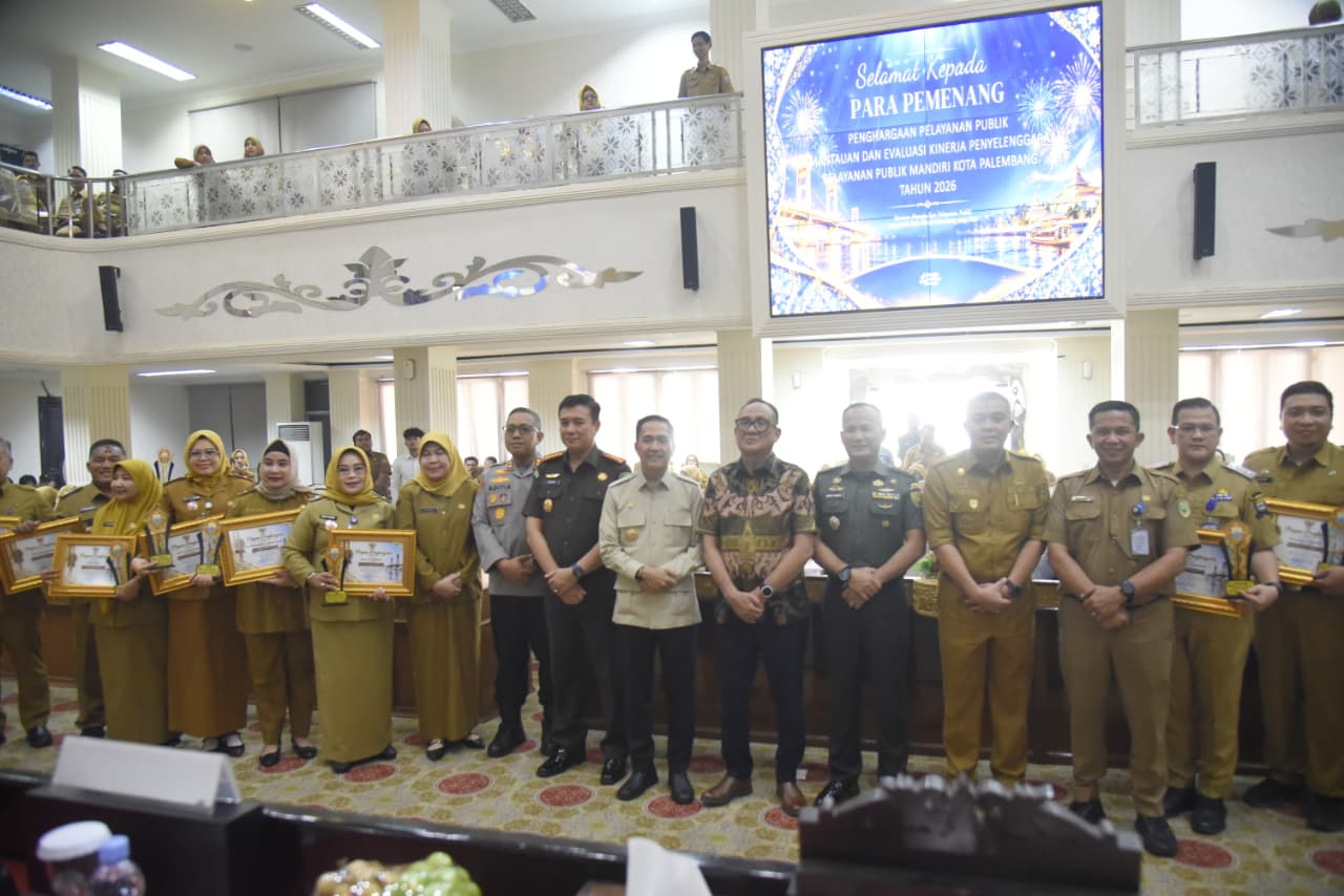 Dinas Damkarmat dan 9 OPD Terbaik Diganjar Penghargaan, Ratu Dewa: Jangan Tunda Kerja, Jangan Persulit Warga