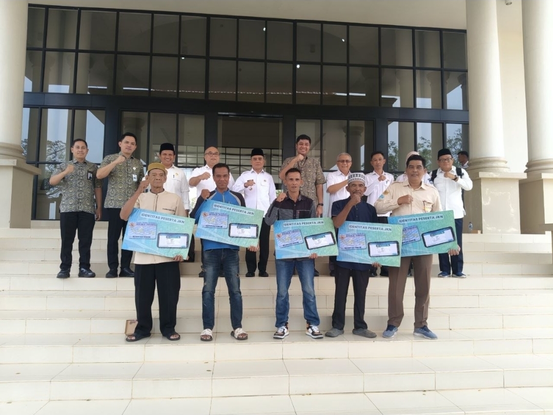 Pemkab OI Berikan 250 Marbotnya Perlindungan JKN