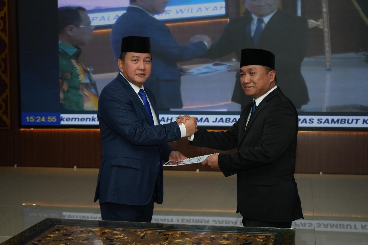 Sertijab Kakanwil Kemenkum Sumsel: Agato Tinggalkan Warisan Prestasi, Hendrik Pagiling Siap Lanjutkan Inovasi