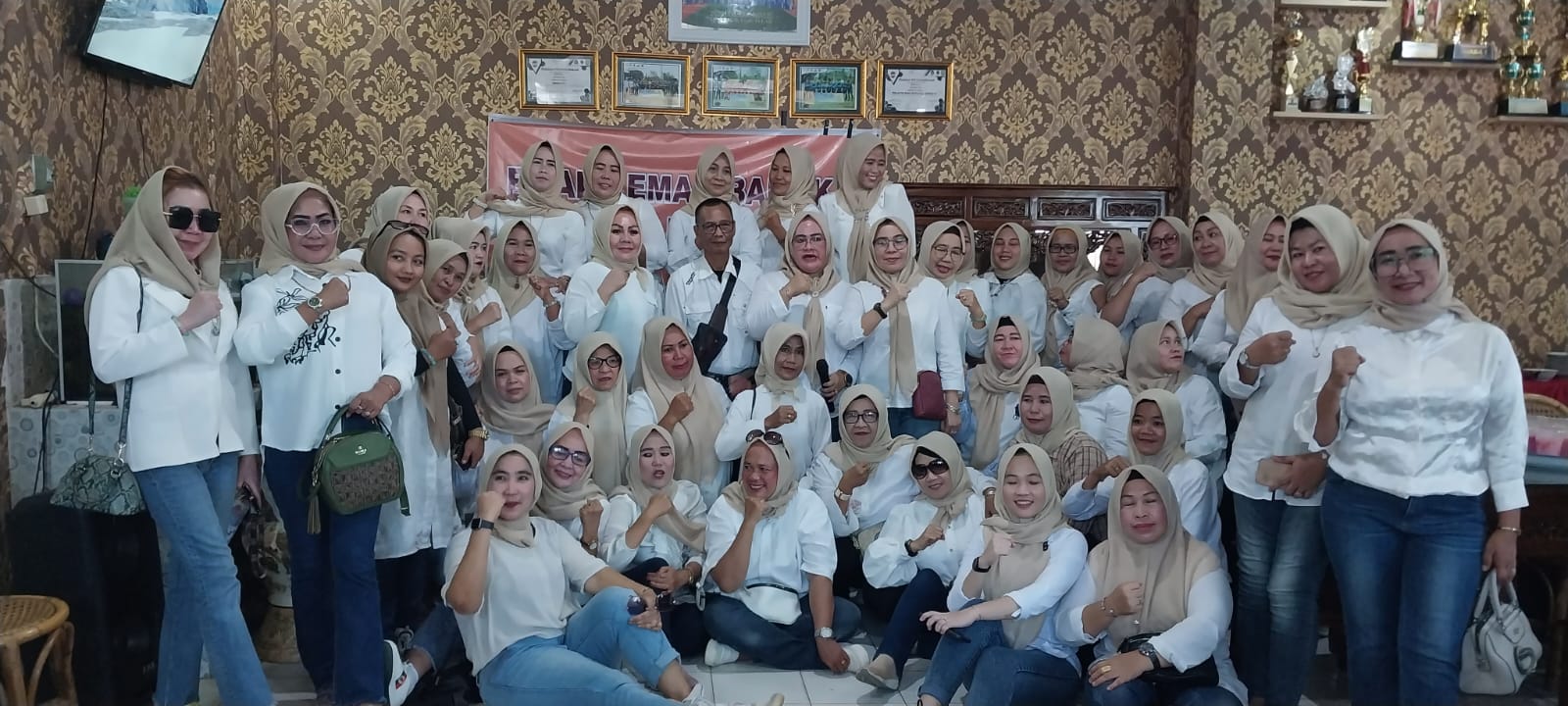 Pengurus Emak-Emak Bangkit Kabupaten Ogan Ilir Disahkan, Siap Sukseskan Pesta Demokrasi Tahun 2024