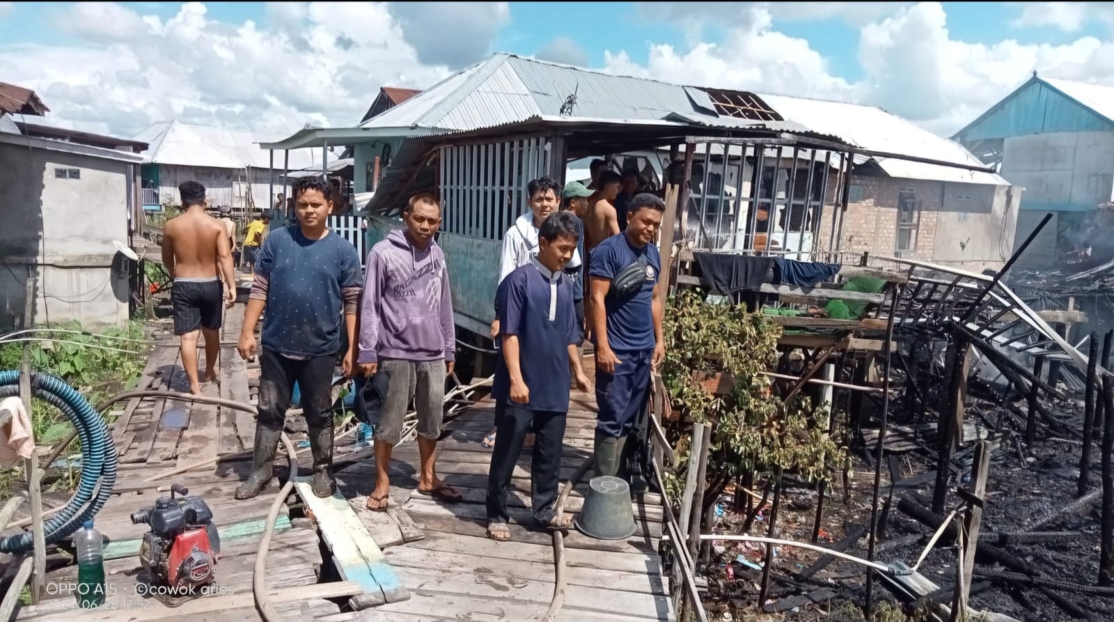 3 Unit Rumah Panggung di Atas Air Desa Tulung Selapan Ilir OKI Hangus Terbakar
