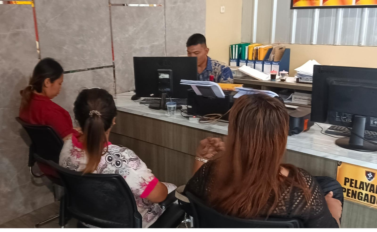 Wanita di Palembang Ini Kaget Didatangi Tetangga Disiram Susu, Dituding Pecundang hingga Kumpul Kebo