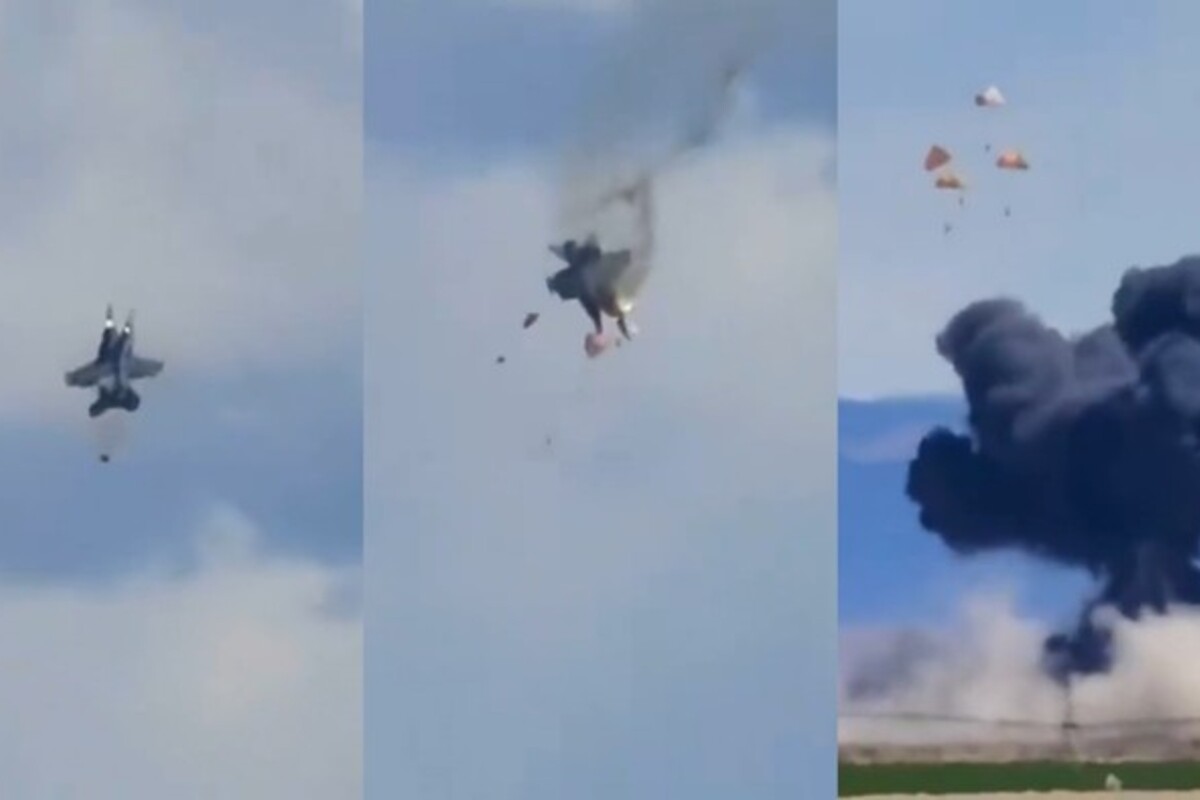 2 Jet Tempur AL AS Tabrakan saat Atraksi, Bagaimana Kondisi Awaknya?