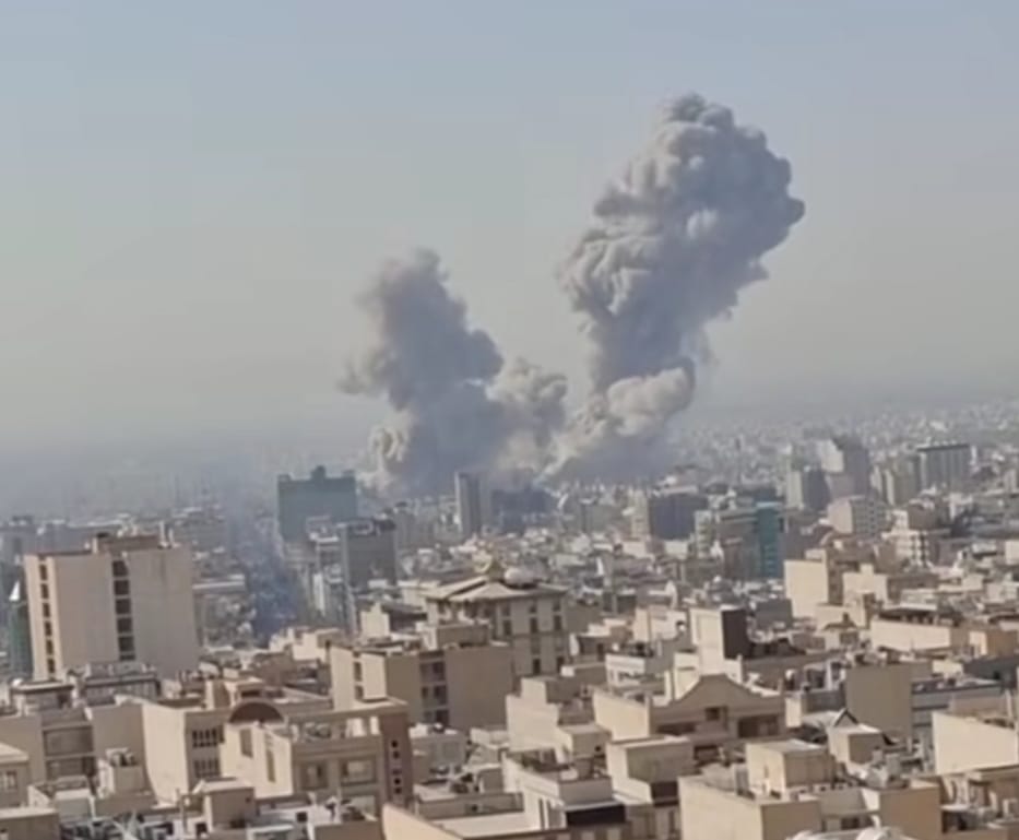 Iran Membalas, Gempur 5 Pangkalan Militer AS, Timur Tengah di Ambang Perang Besar