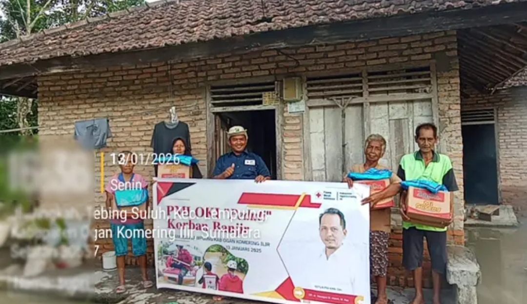 Warga Terdampak Banjir di OKI Terima Bantuan Kemanusiaan dari PMI OKI 