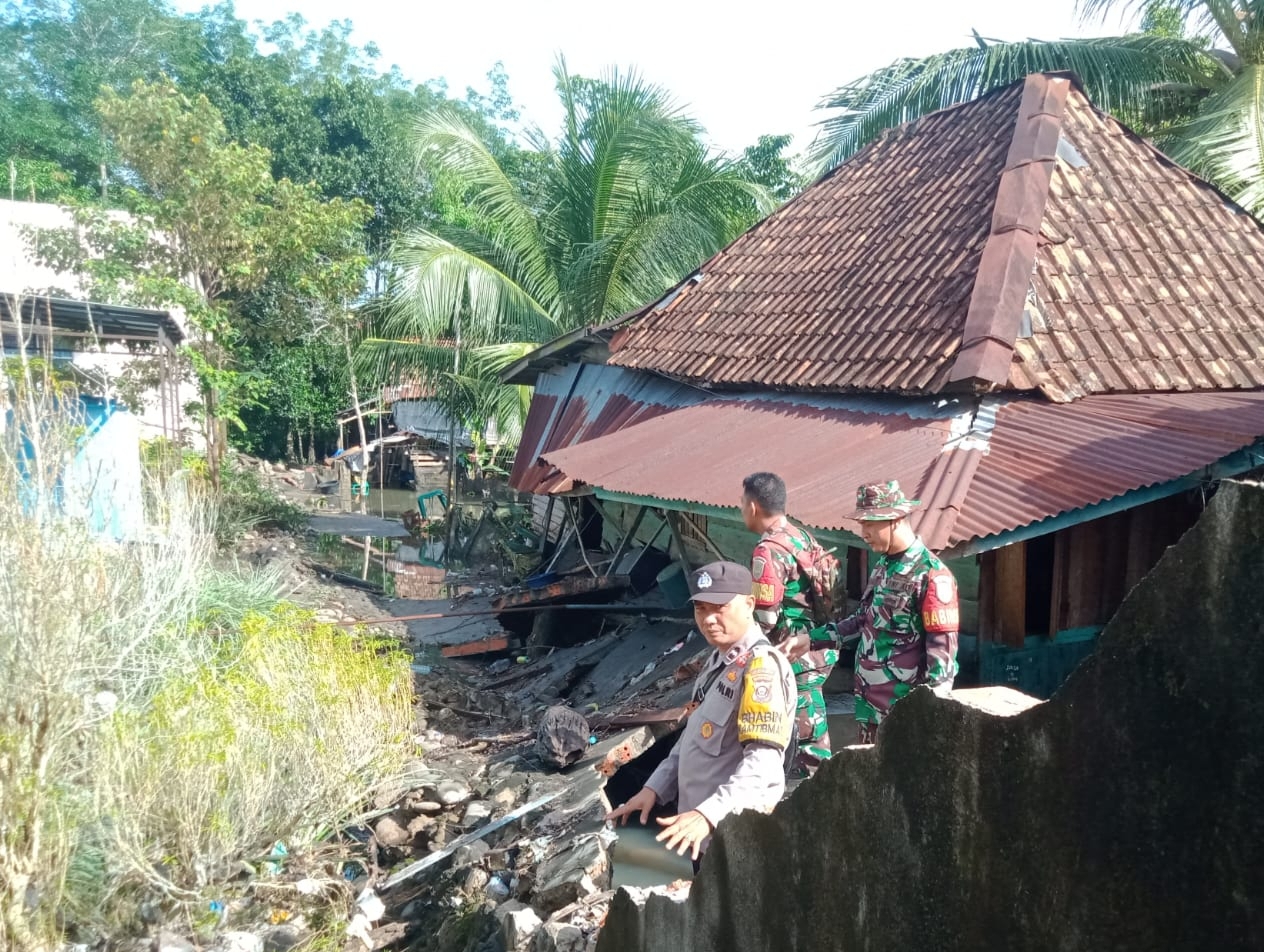 Akibat Diterjang Air Banjir, Rumah Warga di Payaraman Ogan Ilir Roboh, TNI-Polri Langsung Cek TKP