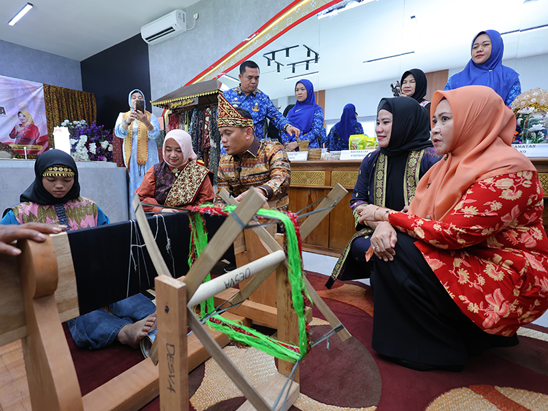 Pj Walikota Palembang Apresiasi Kehadiran Galeri Dekranasda untuk Dukung IKM Kota Palembang