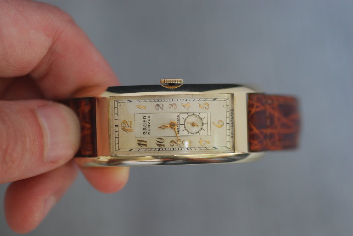 Gruen Curvex, Jam Tangan Vintage yang Elegan dan Punya Nilai Historis yang Memukau dari Emas 14 Karat