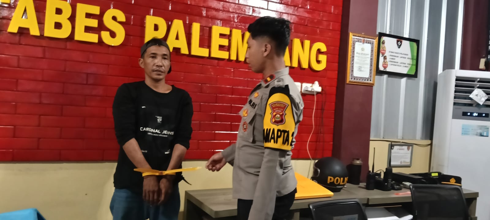 Aniaya Anak Tiri Lalu Kabur, Pria di Palembang Jadi Bulan-bulanan Warga Diserahkan ke Polisi 