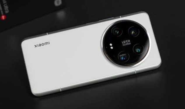 Smartphone Xiaomi Mi 14 Ultra Hadir dengan Tampilan Layar Berkualitas Dibalut Desain Elegan dengan Bazel Tipis