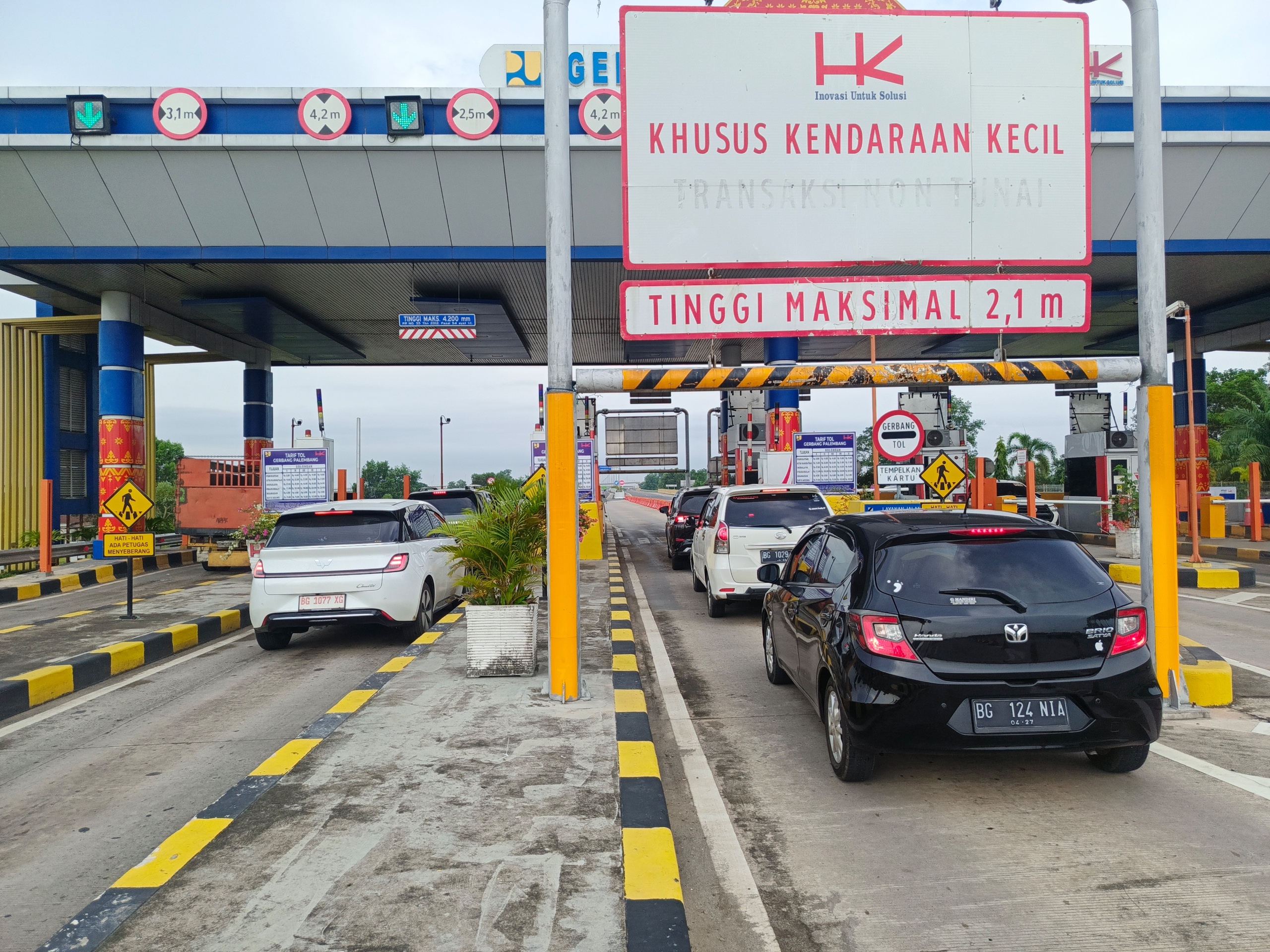 Trafik Kendaraan Melintasi Tol Trans Sumatera Capai 101.923 pada Hari Libur dan Cuti Bersama Hari Raya Waisak