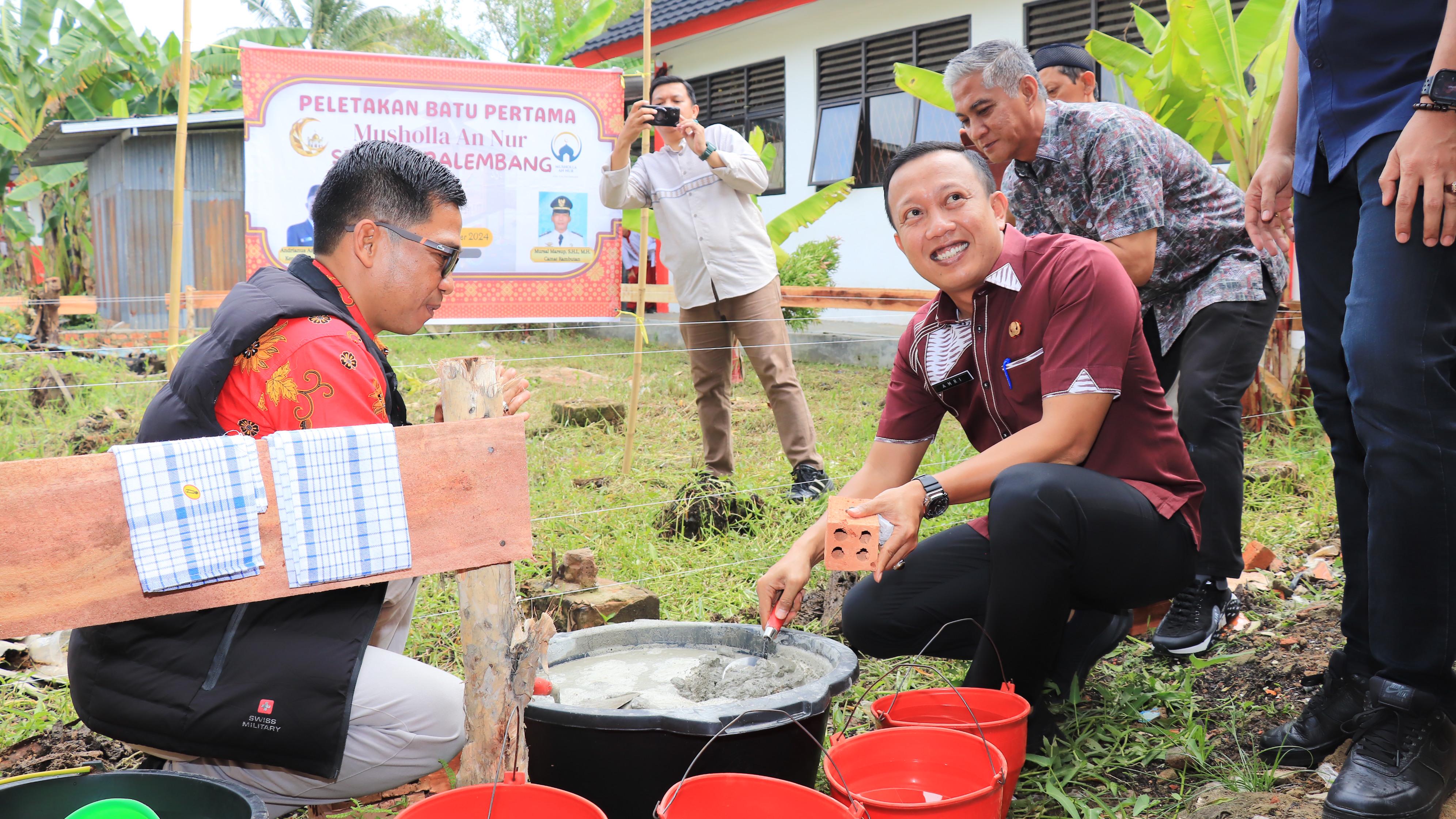 Kepala Dinas Pendidikan Kota Palembang Berikan Bantuan 140 Sak Semen untuk Pembangunan Mushola di SDN 236