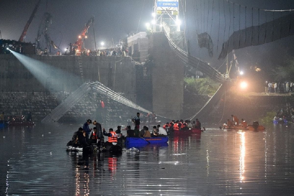 Usai Direnovasi, Jembatan Berusia 100 Tahun Runtuh, 140 Warga Dilaporkan Tewas