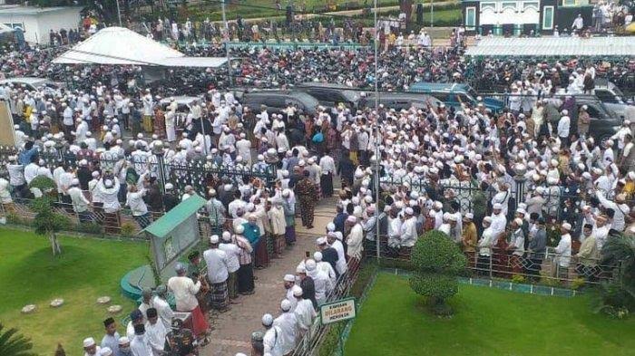 MasyaAllah, Langit Kota Depok Tangisi Pemakaman Habib Hasan bin Jafar Assegaf, Ribuan Pelayat Rela Kehujanan