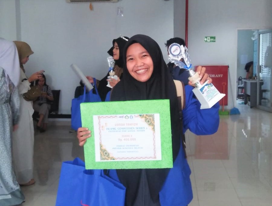 Universitas Bina Darma Palembang Juara 2 Lomba Tahfidz Islamic Cempetition Series II 