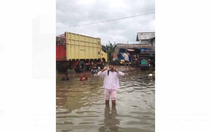Sungai Meluap, Sudah 4 Hari Pemukiman Nelayan Sungsang Banyuasin Diterpa Banjir Selama 3 Jam