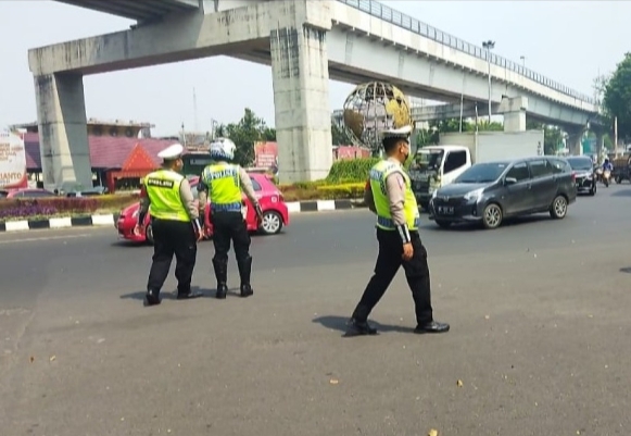 Lampu Lalulintas Tak Berfungsi, Satlantas Polrestabes Palembang Atur Secara Manual 