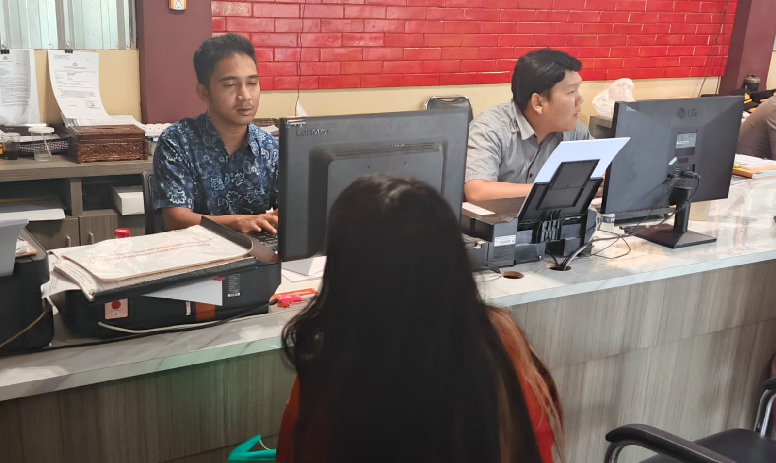 Istri Sah di Palembang Perkarakan Suaminya, Setahun Tak Pulang Kerumah Ternyata 'Nambah Perahu' Lagi