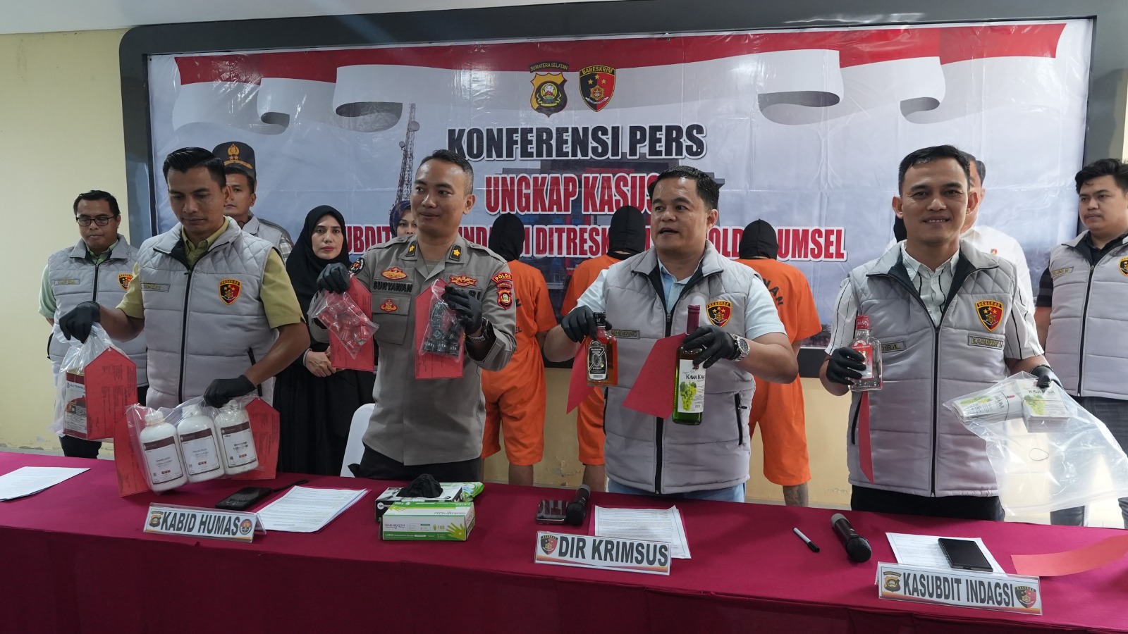 Terbongkar, Miras Merek Ternama Palsu Diproduksi di Sukomoro, Diracik 4 Warga Bogor Sudah 5 Bulan Operasi 