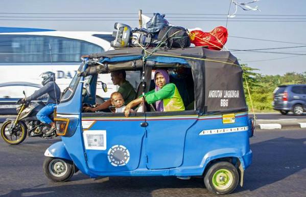 Cerita Mudik Harun dan Keluarga, Tempuh 15 Jam Perjalanan Jakarta-Pekalongan Naik Bajaj