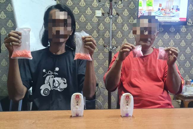 Polda Sumsel Tangkap 2 Pengedar 398 Butir Pil Ineks di Sematang Borang