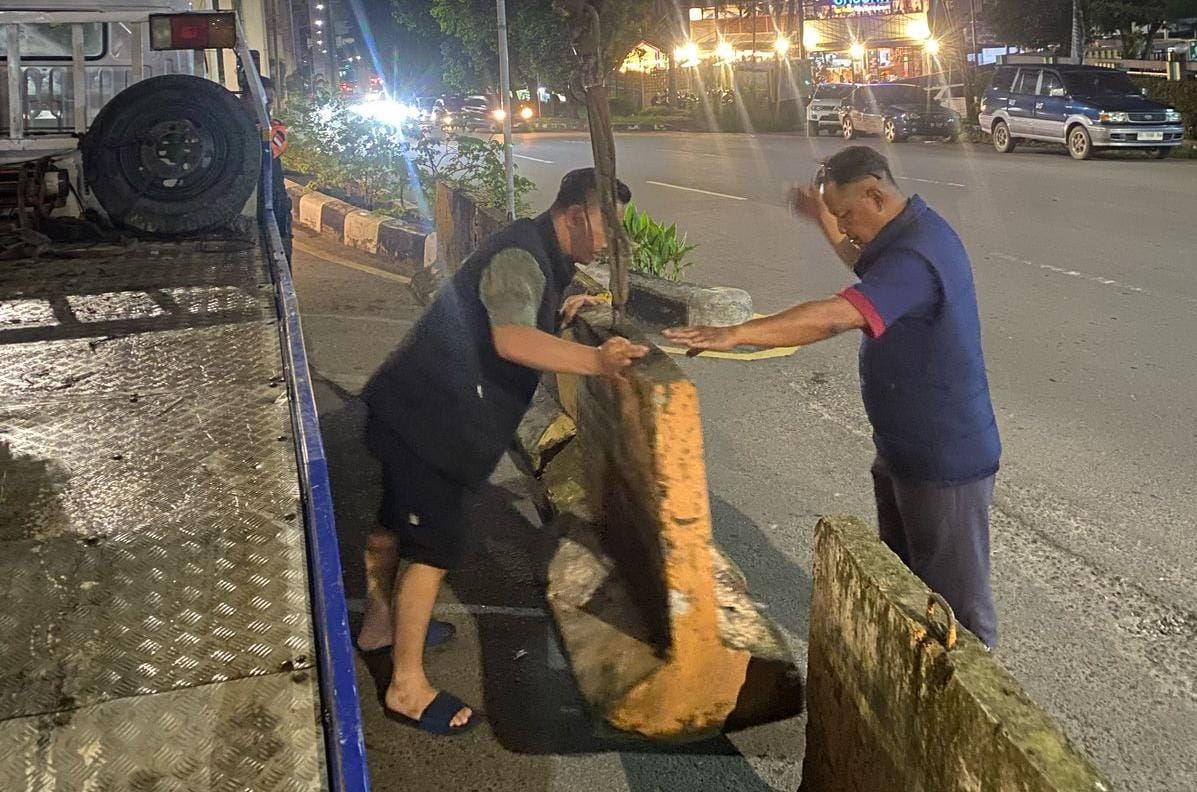 Beberapa Titik Lokasi Putar Balik Jalan Poros di Palembang Ditutup Beton Barrier, Pengendara Jauh Putar Arah
