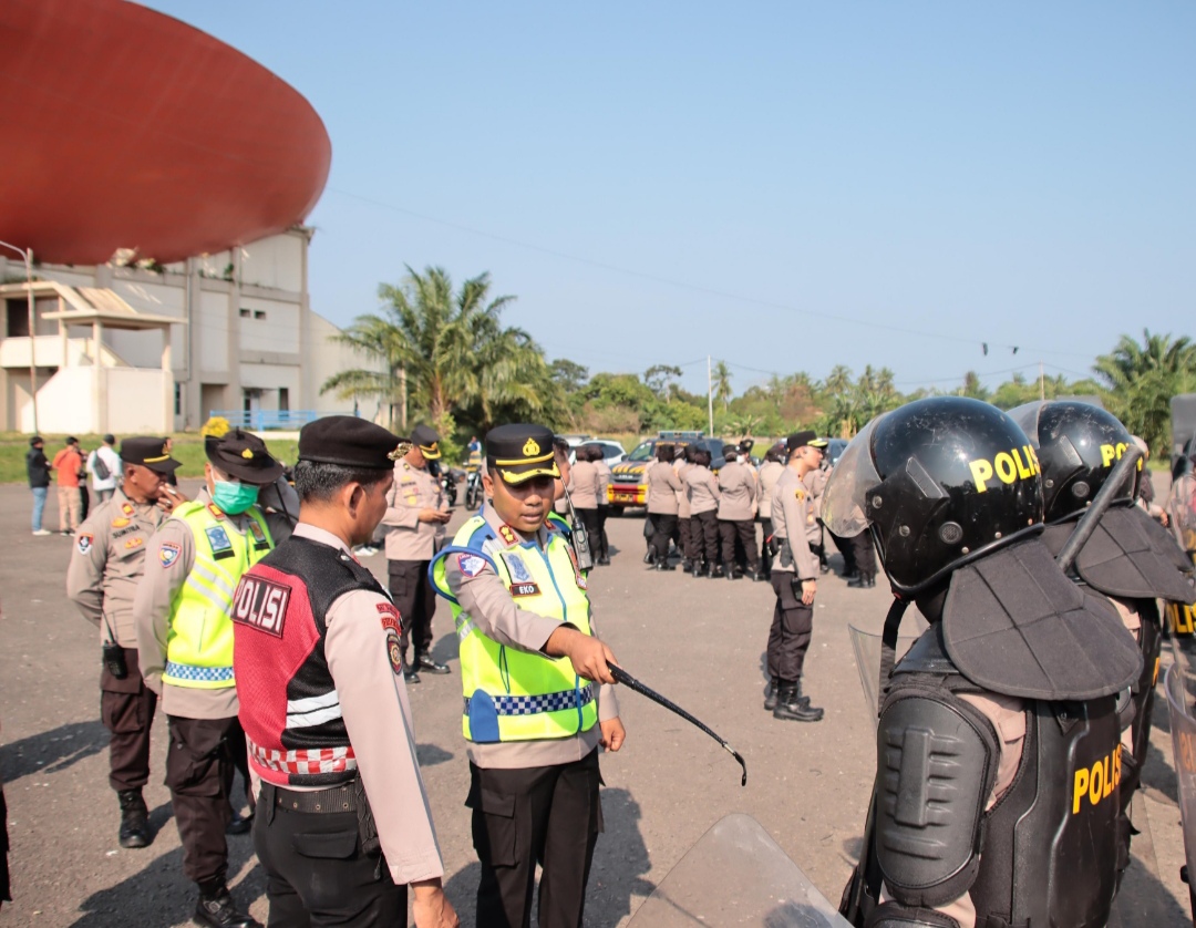Pengamanan May Day, Kapolres OKI Periksa Personel dan Kendaraan