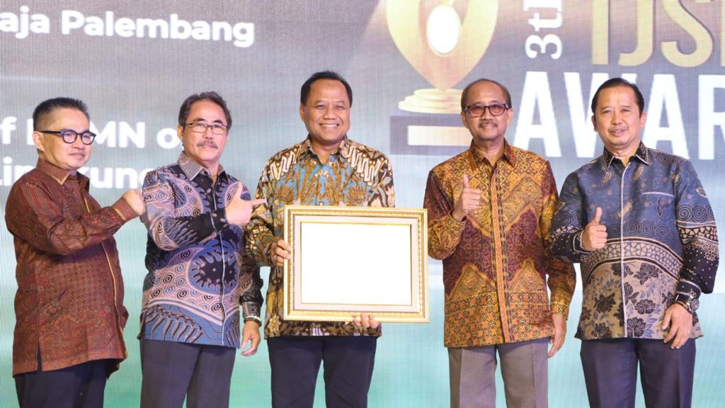 PT Pusri Palembang Borong Penghargaan TJSL dan CSR Award 2023