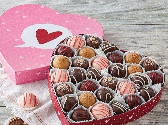 Couple Merapat! Ini Rekomendasi Cokelat Lucu Buat Merayakan Valentine Bareng Pacar