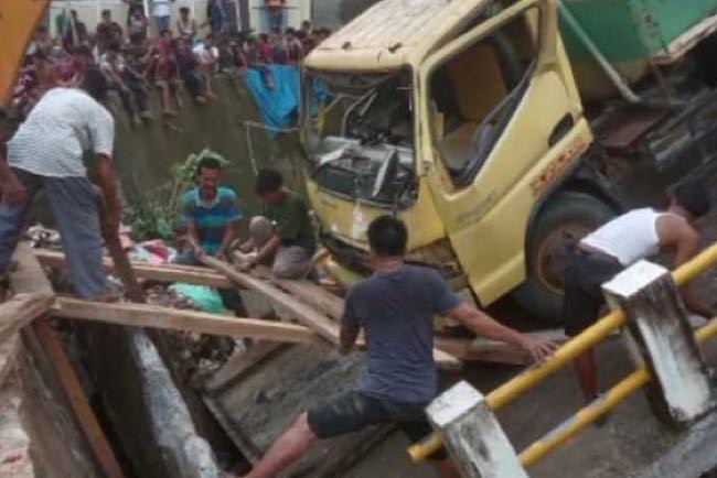 Longsor dan Banjir di Merapi Selatan Lahat, 2 Mobil Masuk Sungai, Wisata dan Pendakian Bukit Besak Ditutup 