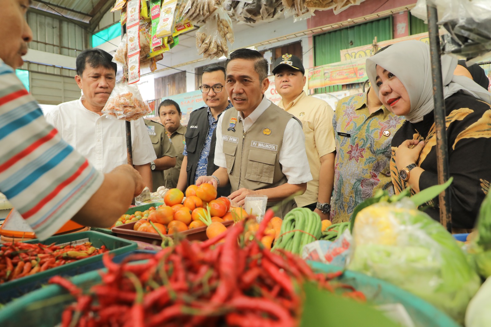 Jelang Bulan Puasa, Ratu Dewa Memastikan Stok dan Harga Sembako Stabil di Pasar Tradisional Kota Palembang 