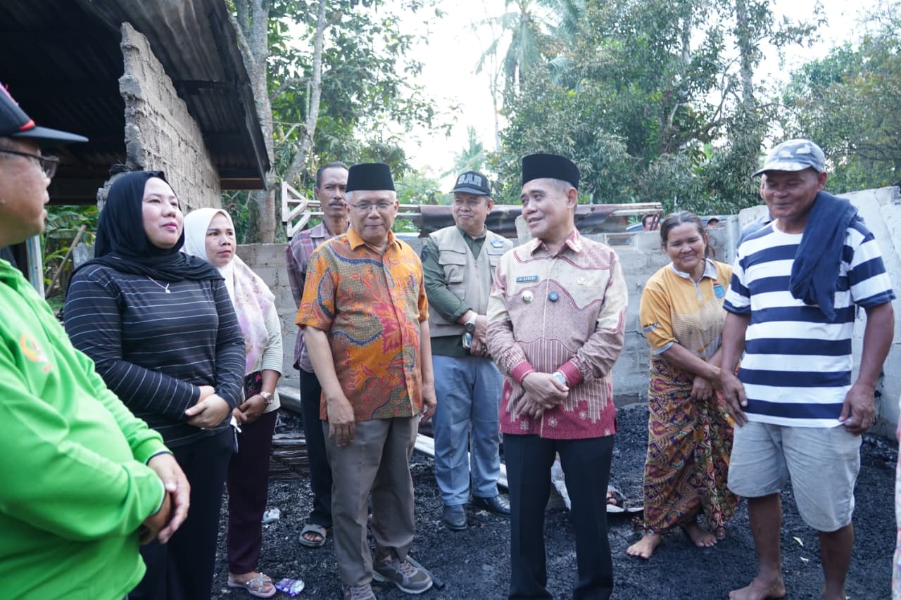 Gerak Cepat Wabup Ogan Ilir Berikan Bantuan Korban Kebakaran di Sungai Pinang 3 dan Ketapang 2