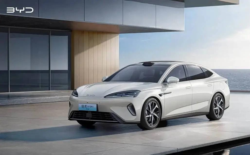 Mengupas BYD Seal 07 EV:  Mobil Listrik 2026 dengan Desain Elegan dan Teknologi Masa Depan 