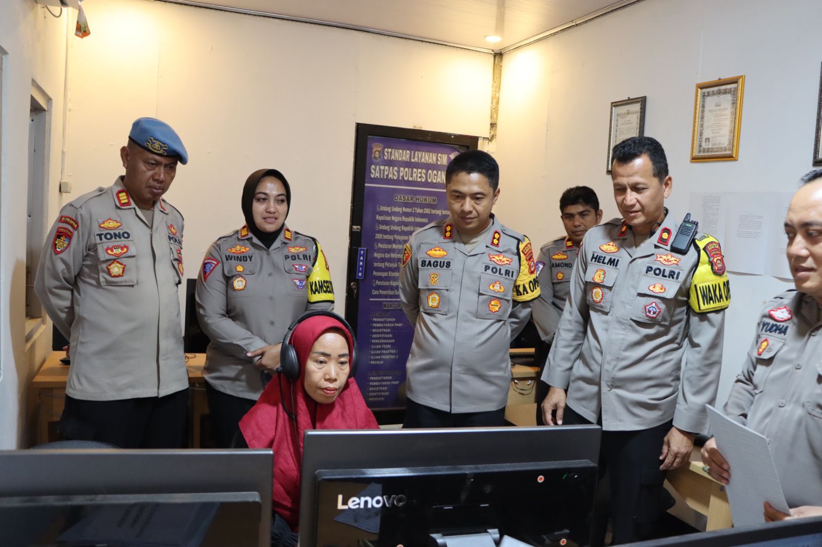 Kapolres Ogan Ilir Cek Layanan di Sat Lantas, Pastikan Biaya Pembuatan SIM Sesuai PNBP yang Berlaku