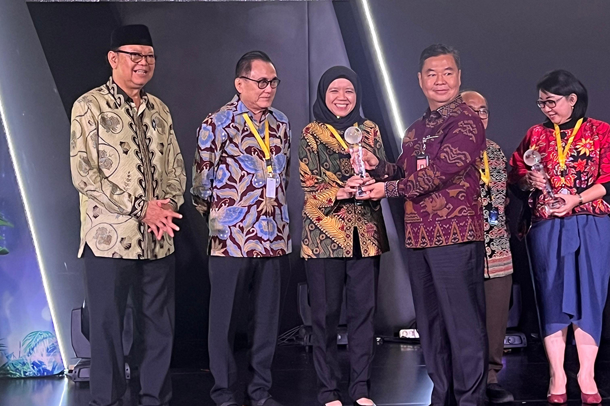 PT Bukit Asam Tbk Raih Juara 2 Kategori Perusahaan Go Publik Non Keuangan di Annual Report Award 2023