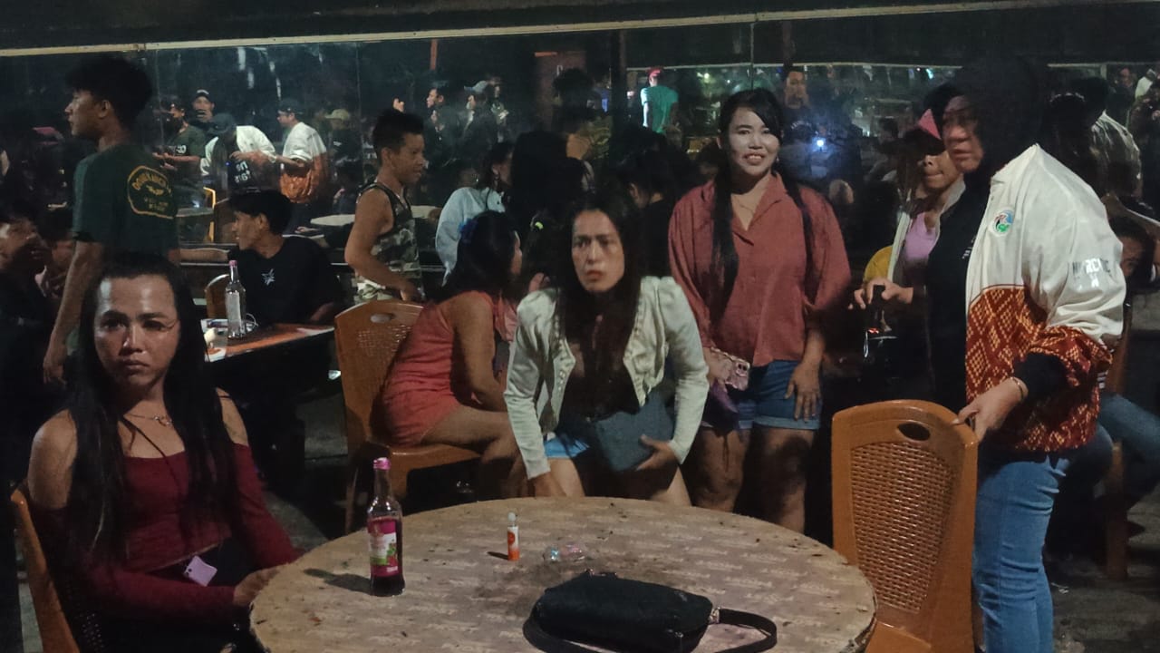 Kafe di Jalan Soekarno-Hatta Dirazia, Pengunjung Kocar Kacir Manjat Dinding Tembok, 59 Orang Positif Narkoba