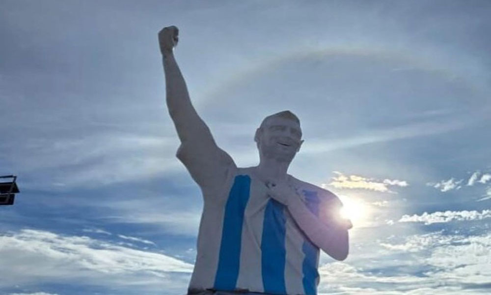 Argentina Bangun Patung Messi Seberat 70 Ton-Tinggi 26 Meter