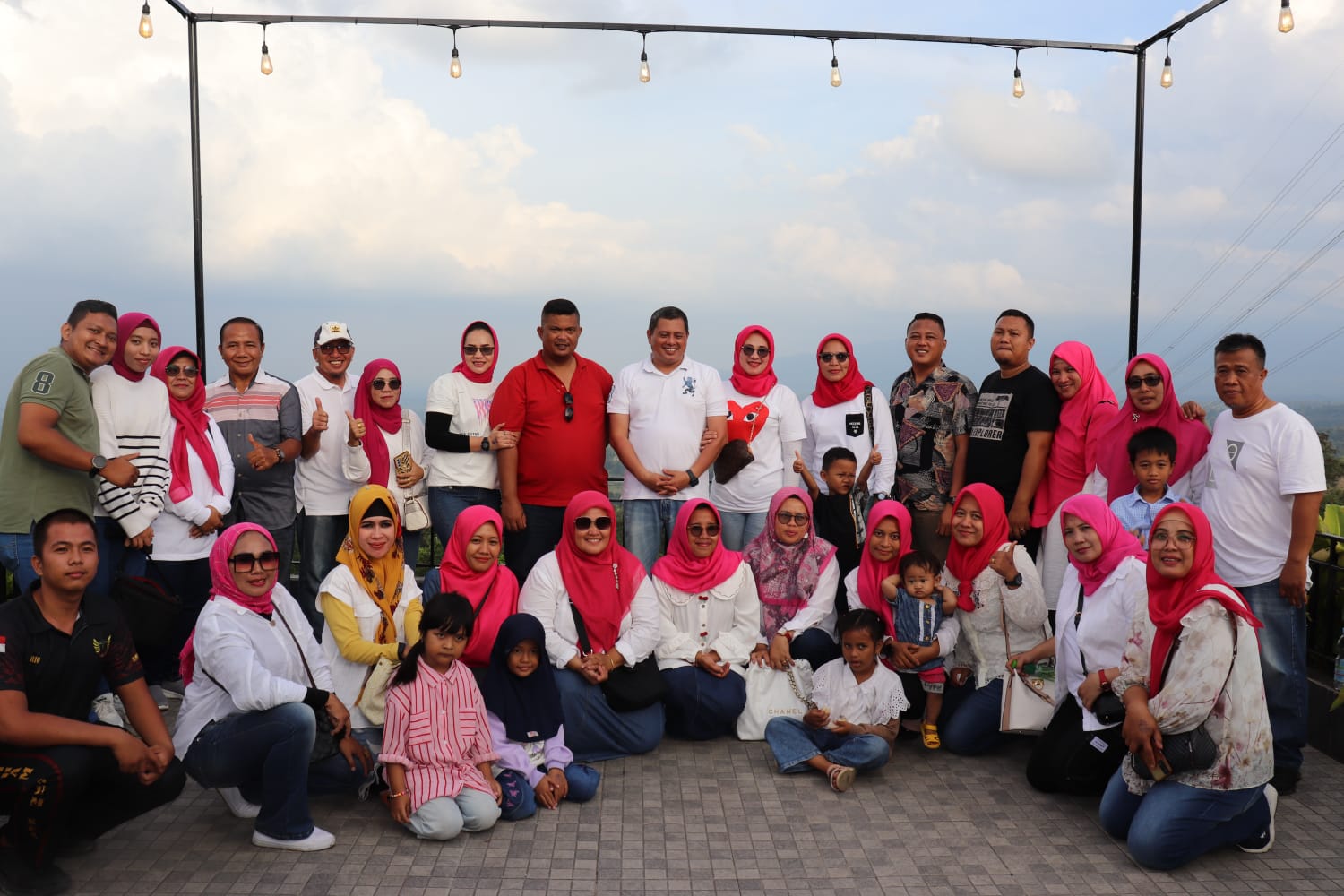 Dharma Wanita Persatuan Lapas Narkotika Kelas IIA Muara Beliti Gelar Pertemuan Rutin di Tebing Suban